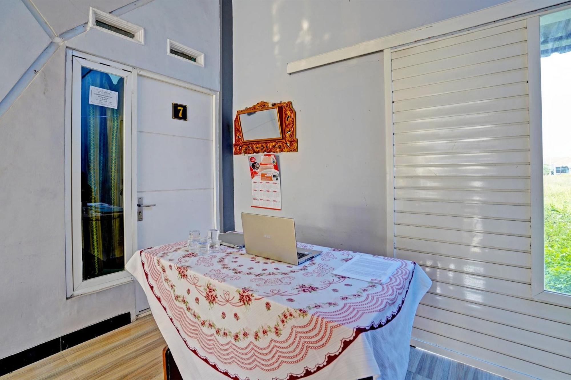 Oyo Life 91866 Paradise Ok Kost Syariah Mojokerto Екстер'єр фото