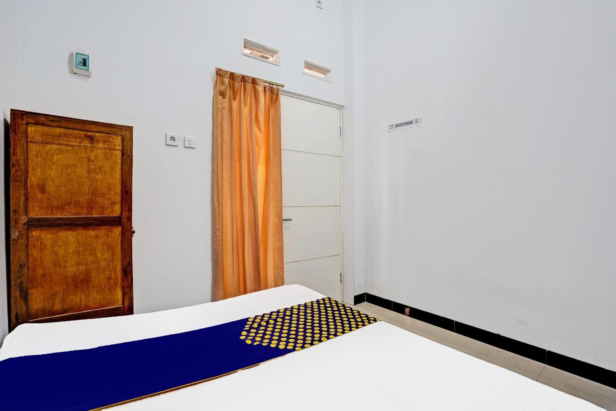 Oyo Life 91866 Paradise Ok Kost Syariah Mojokerto Екстер'єр фото