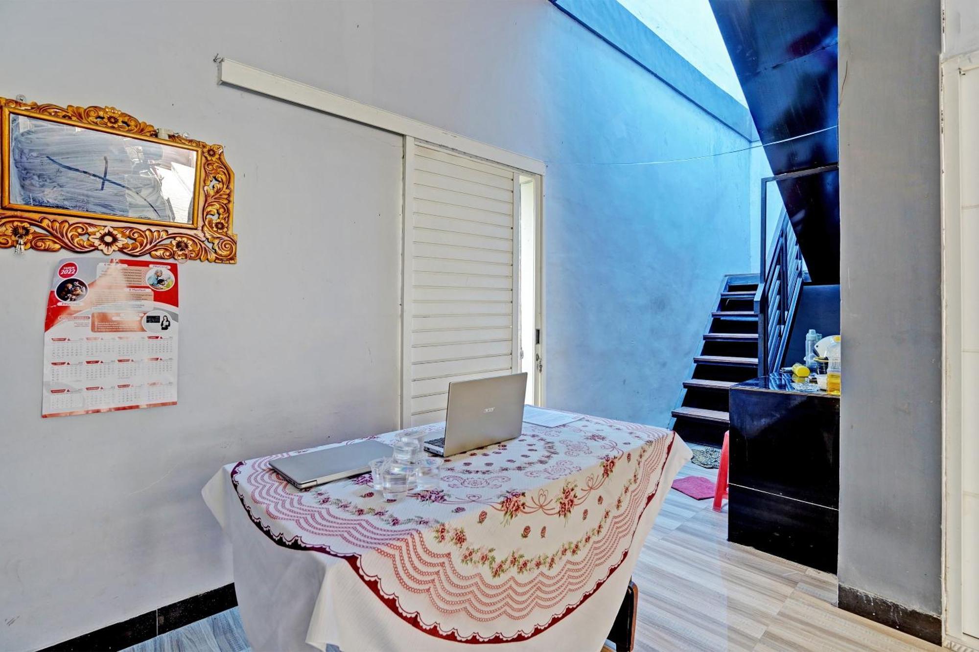 Oyo Life 91866 Paradise Ok Kost Syariah Mojokerto Екстер'єр фото
